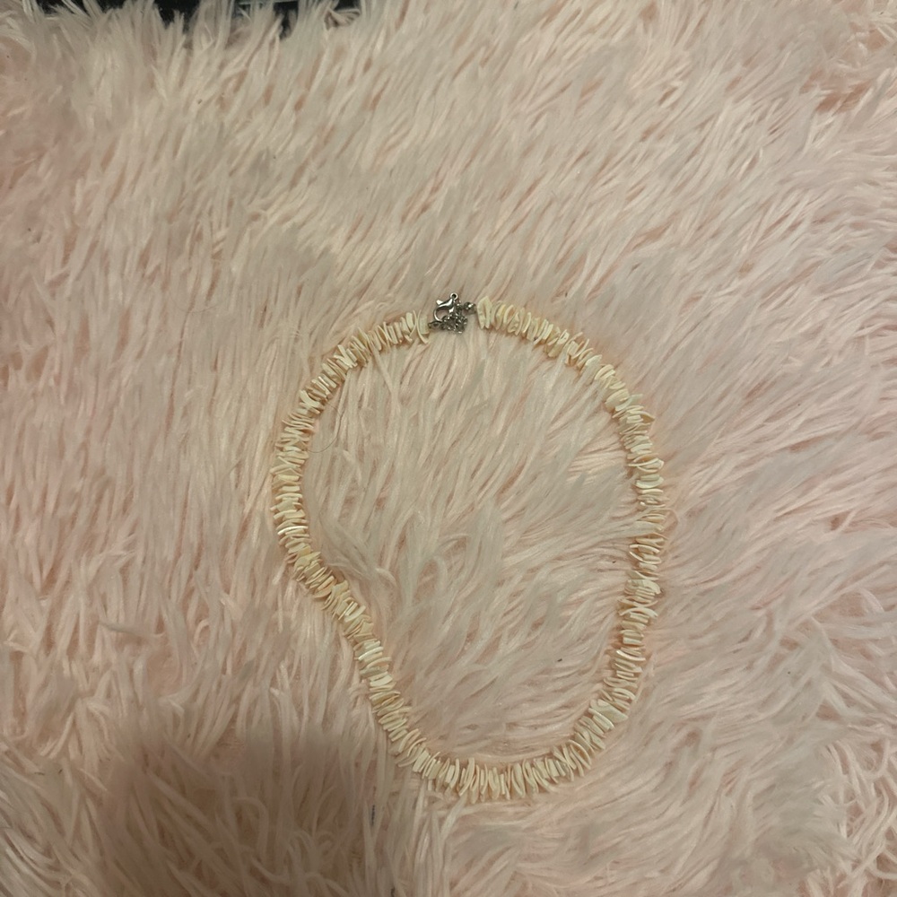 Cream Shell Necklace